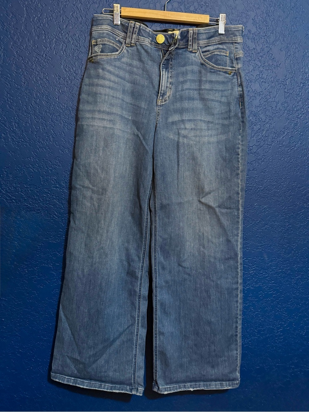 Democracy Wide-Leg Jeans in Medium Blue Wash